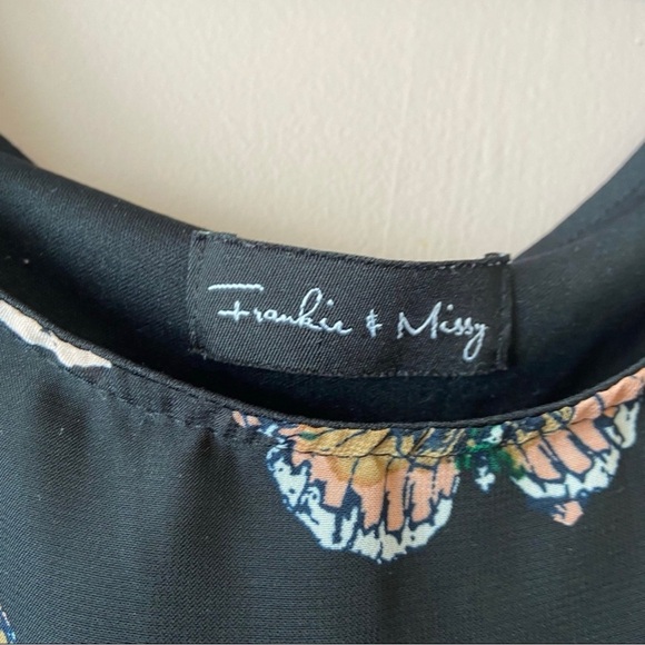 Frankie & Missy Women’s Butterfly Black Short Sleeve Top - Picture 2 of 7